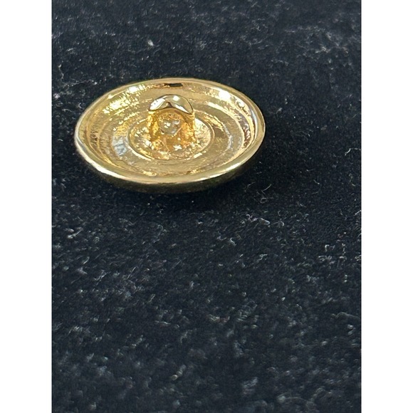 St John Vtg Goldtone Buttons, Beige Background. Six 1 In.; Six 3/4 In. Label Inc - Picture 4 of 10